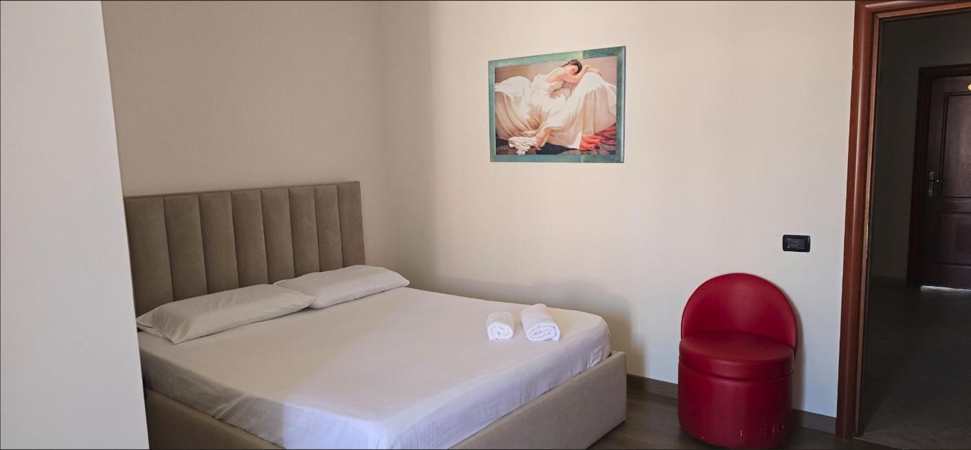 Koa Hotel Tirane Екстер'єр фото