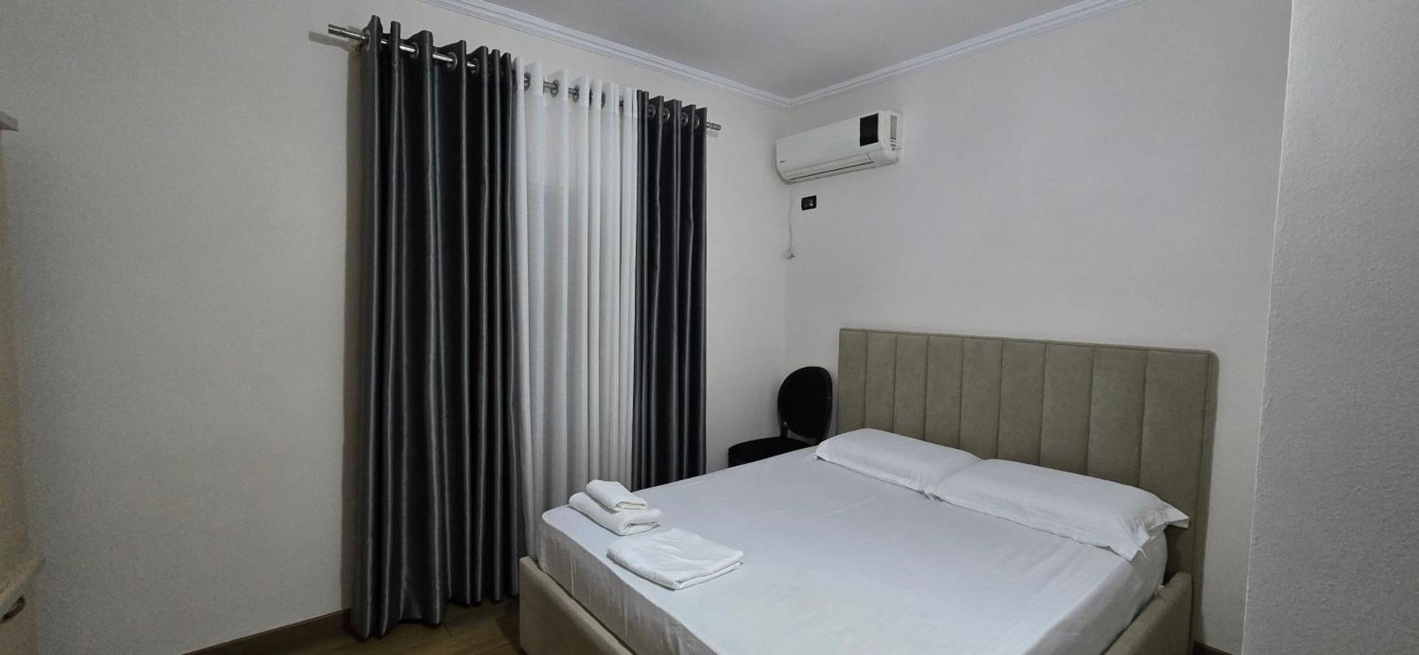 Koa Hotel Tirane Екстер'єр фото