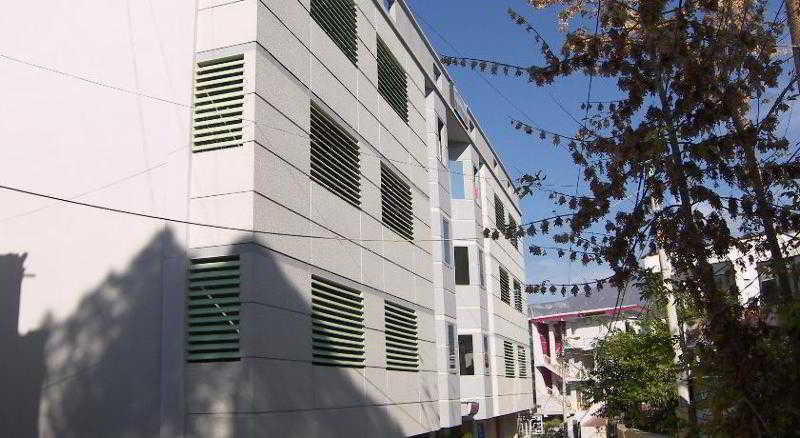 Koa Hotel Tirane Екстер'єр фото
